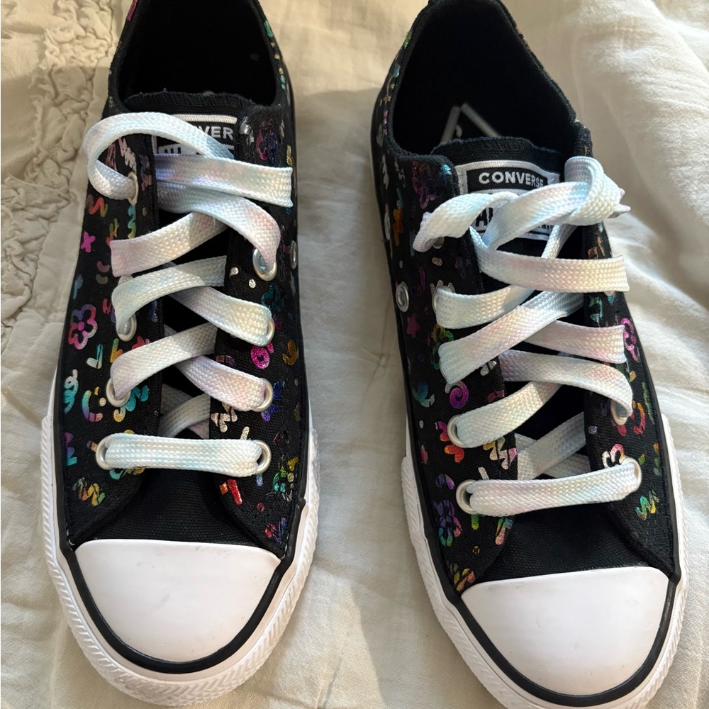 Converse kids size US 1.5 Multicolor Floral Sneakers New